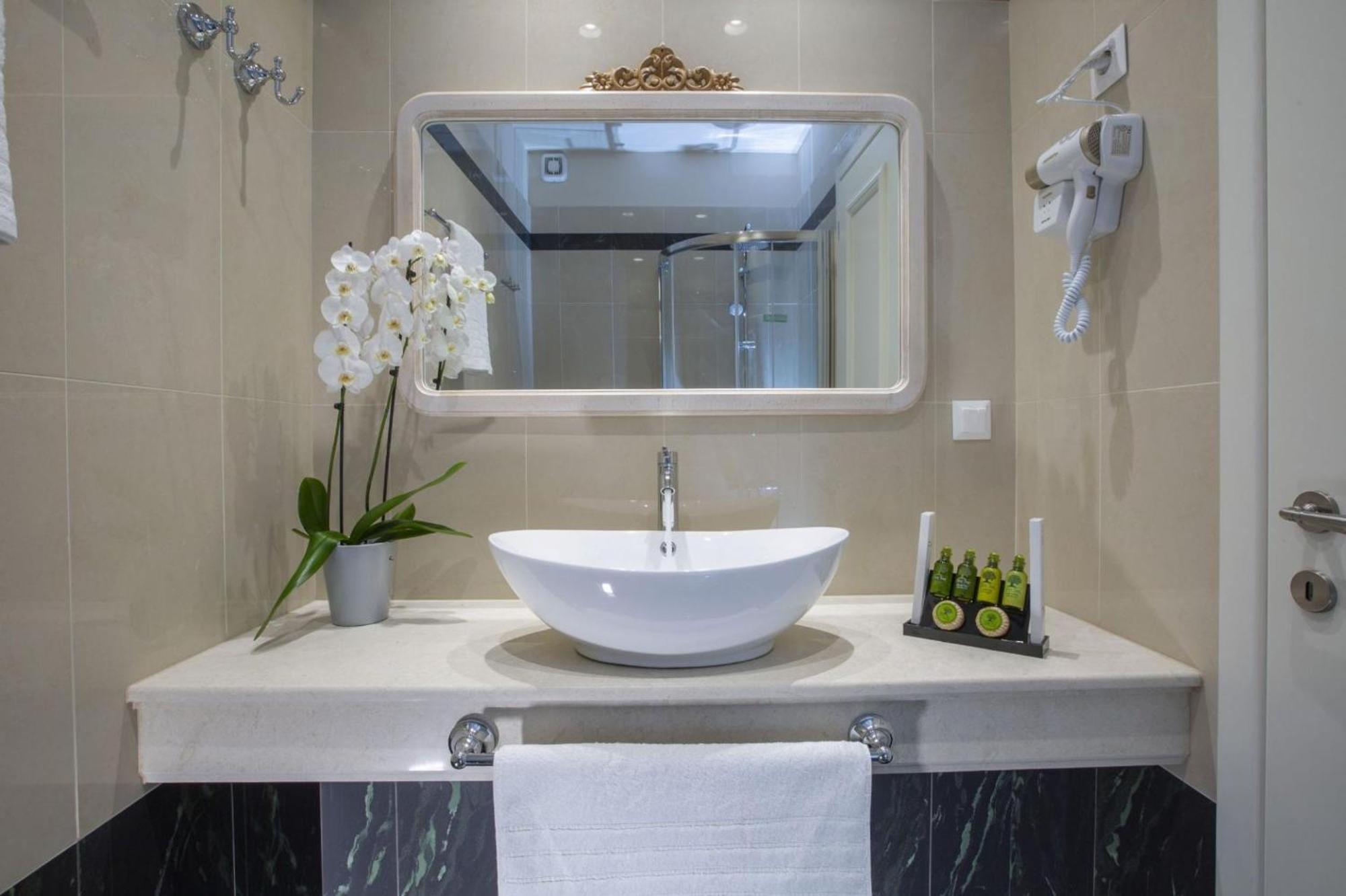 Vk Luxury Suites - Private Parking - Adults Only Нидри Экстерьер фото
